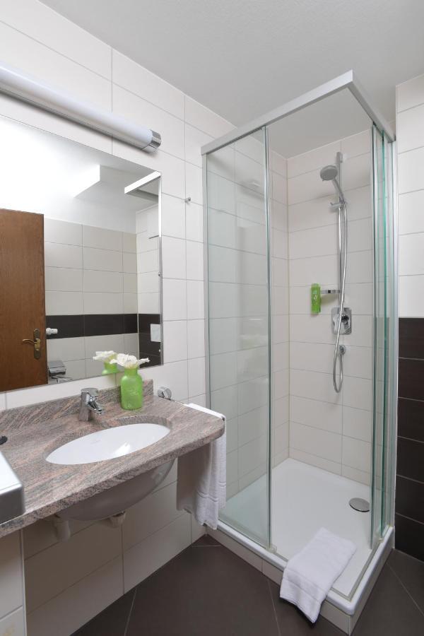 Hotel Krone Niefern-Öschelbronn Zewnętrze zdjęcie